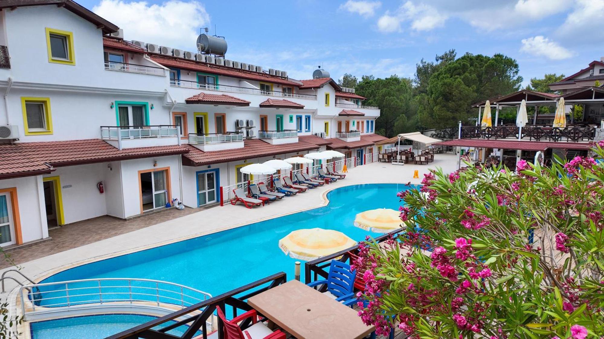 Konfor Suite Otel Cedit Экстерьер фото